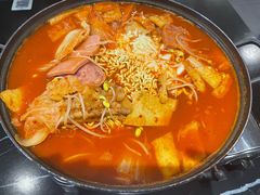 部队火锅-HONGA HONGA雄家(曹路店)