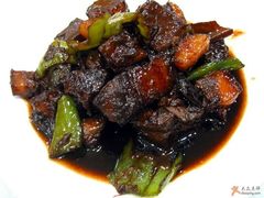 尖椒红烧肉-茂隆餐厅(进贤路店)