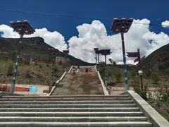 -比如骷髅墙景区