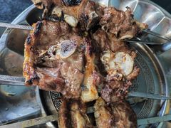 -烤肉小伙烤肉店