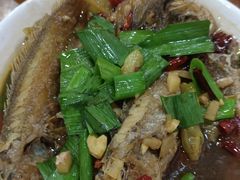 红烧小黄鱼-凡老头米线砂锅(古荡新村西粮站)