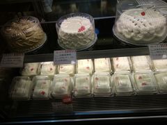 -红宝石·鲜奶小方·海派西点房(南丹店)