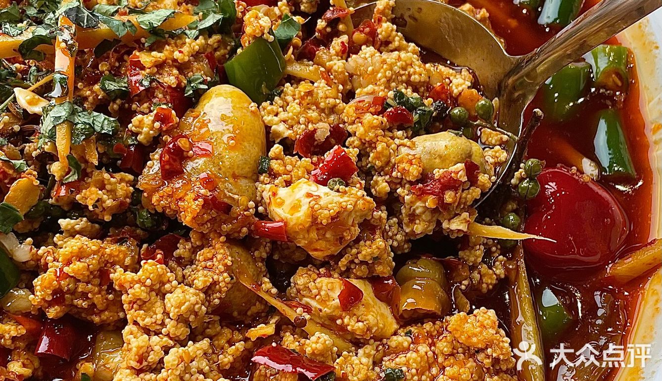 🥘他们家的汤，我全部打包回家下面了！