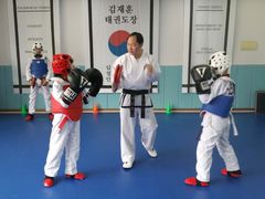 -金载勋跆拳道场(玲东花园店)