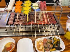 -哈尔滨小酒馆·鲜肉现穿自助烧烤(康新花园店)