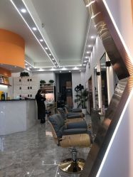 -V8潮牌·接发烫染连锁