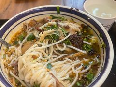 -云阿蛮云南生烫牛肉米线(奉贤路店)