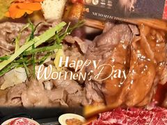 -牛YO寿喜烧·铁板烧和牛火锅自助(市府恒隆店)