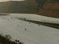 -采薇庄园四季滑雪场