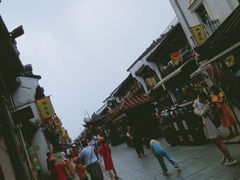 -吴山路夜市