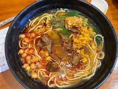 -爆炸头阿姨小四川正宗川味小吃(无任何分店)