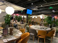 大堂-日进一片海.生腌海鲜火锅.宵夜烧烤(三里屯总店)