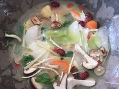 -姚记抚仙湖石锅鱼庄