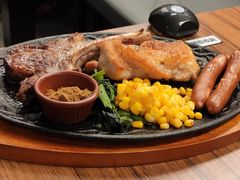鸡翅配黑椒鸡排-萨莉亚意式餐厅(河东万达店)