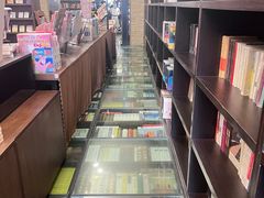 -钟书阁(松江泰晤士小镇店)