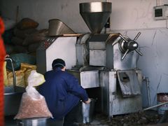 -上海龙吴水胜海发市场