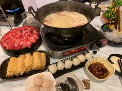 -鲜入围煮花胶鸡海鲜火锅