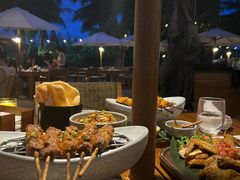 -三亚艾迪逊酒店·海滩烧烤 BARBACOA·现场乐队·浪漫晚餐·烧烤海鲜