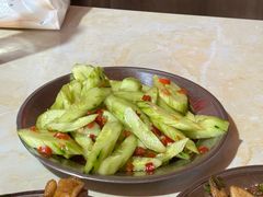 刀拍黄瓜-老鲍农家乐