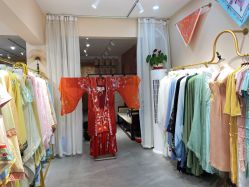 -一揽芳华汉服旗袍体验馆(拙政园店)