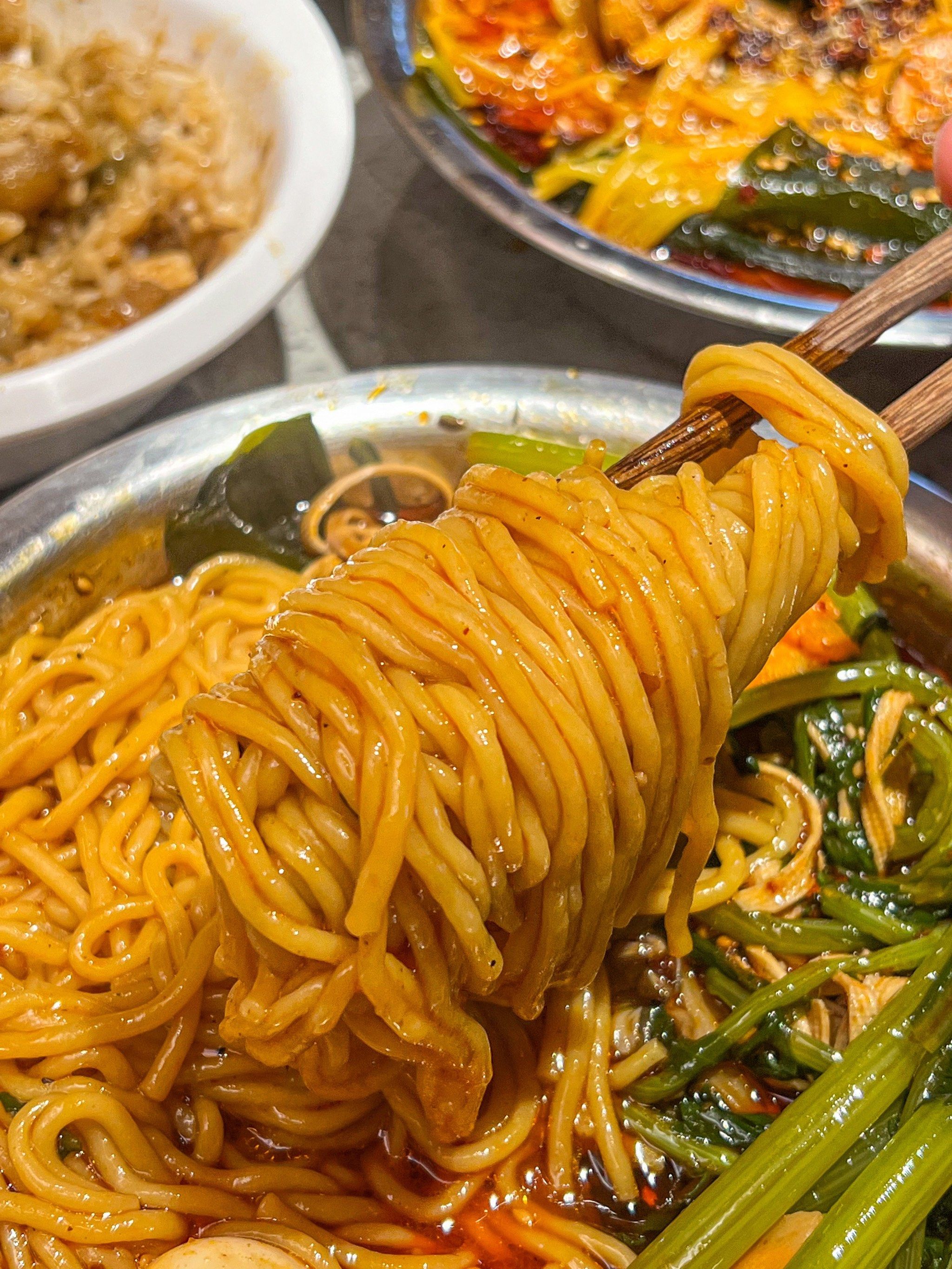 一周来了三次青年路,被这碗红油麻辣面迷丢了魂