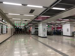 -白石桥南(地铁站)
