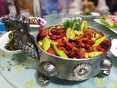 麻辣小龙虾-老东镇啤酒屋海鲜加工·蒸汽海鲜·海鲜烧烤(台东店)