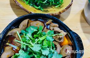 Stewed Pork Intestines in Clay Pot