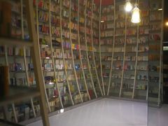 -钟书阁(松江泰晤士小镇店)