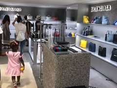 -文艺复兴百货(米兰大教堂广场店)