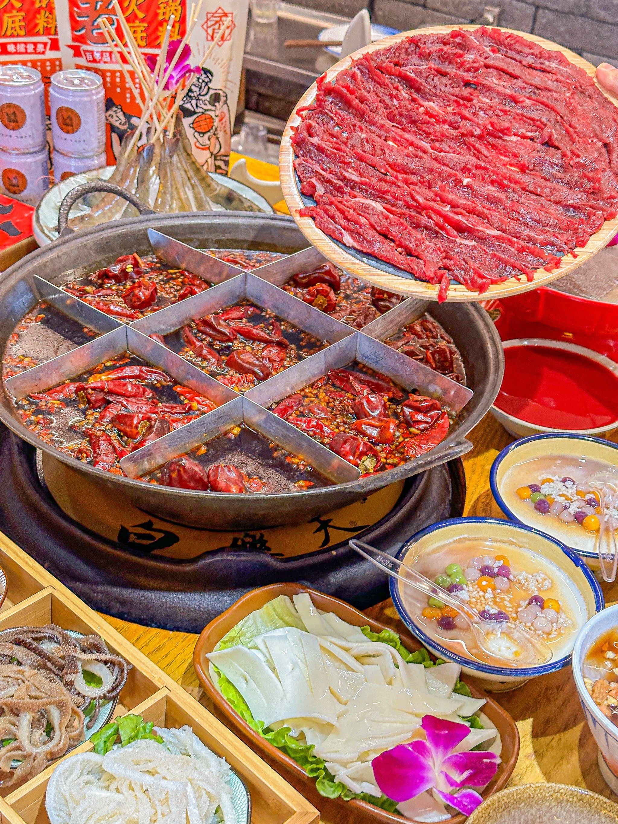 百年传承的重庆火锅🌶️一秒穿越山城!🍲