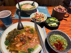 -八月美食小馆(银泰城总店)