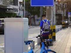 -溪岸路花鸟市场