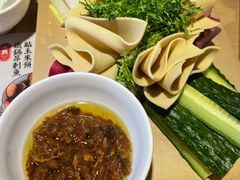 -关东小磨东北菜(上海长风大悦城店)