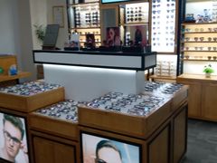 -LOGO眼镜·蔡司品牌折扣店(龙华清湖店)
