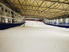 -乔波室内滑雪场
