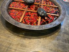 -渝嘴小老弟老火锅(华新村店)