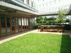 -ROAST coffee & eatery