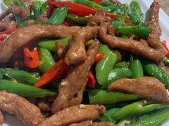 杭椒牛柳-闯关东东北农家菜(崂山石老人店)