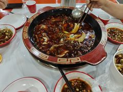 -烧哥美蛙肥肠鱼火锅·十五年社区店