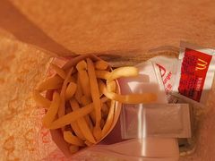 -麦当劳(上海虹桥站30B检票口楼上)