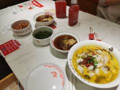 -渝是乎酸菜鱼(龙旗购物中心店)