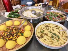 -石磨豆花家常菜·牦牛排土火锅