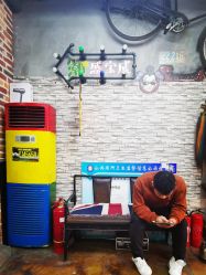 点击看大图 -盛宝成美业接发烫发染发脏辫