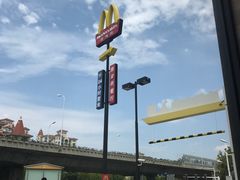 -麦当劳(长江西路得来速店)