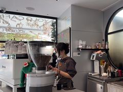 -YOLO COFFEE(深房广场店)