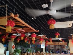 大堂-靠山屯东北农家菜(八龙桥雅苑店)