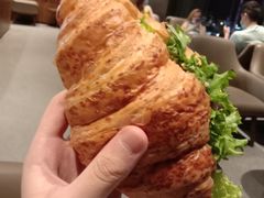 蛋香鸡肉可颂-星巴克臻选(南京艾尚天地店)