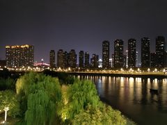 -南京眼步行桥