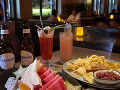 -FOUR PLAY BAR